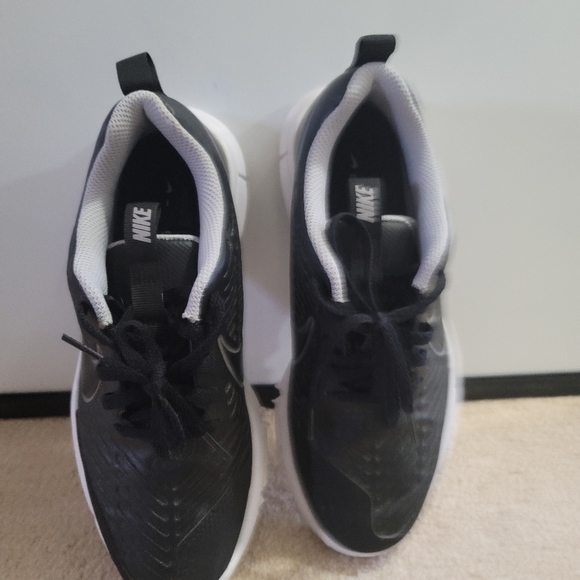 Nike Women's - Picture 4 of 5